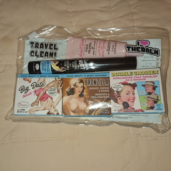 TheBalm clean and green travel kit - Picture 1 of 3